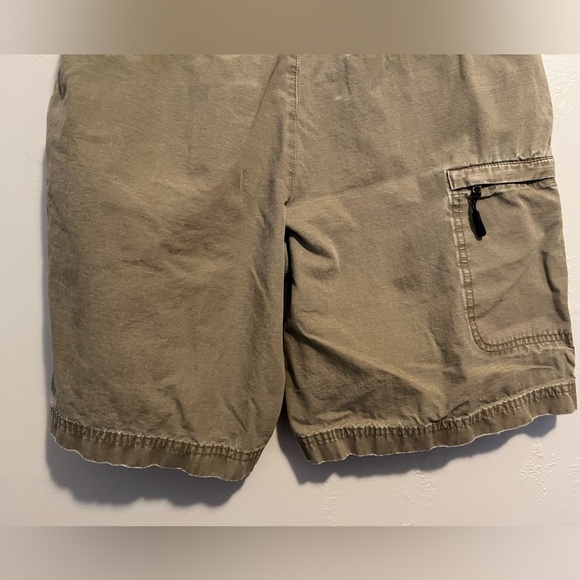 Columbia Tan Cargo Shorts with Relaxed Fit - Picture 10 of 10